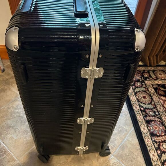 FPM Milano Bank light polycarbonate spinner suitcase made in Italy - Picture 7 of 16